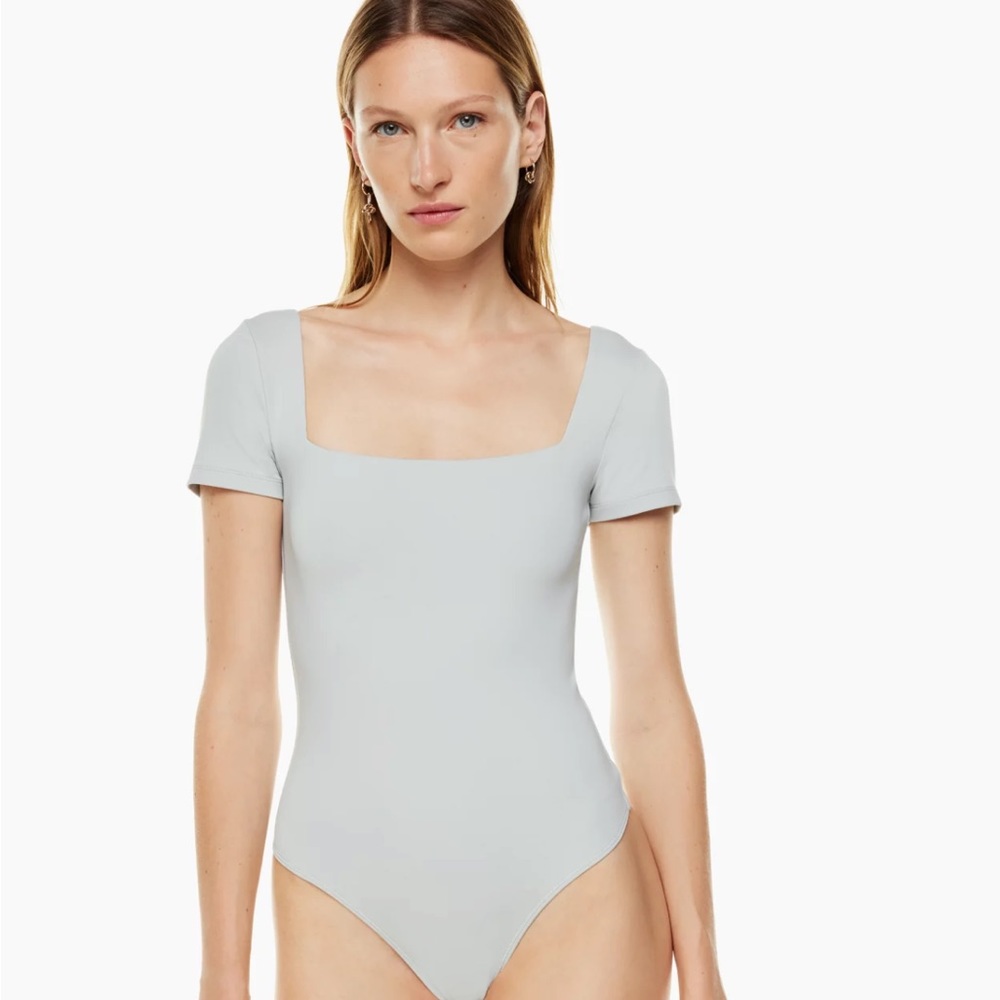 Aritzia Babaton Squareneck Bodysuit